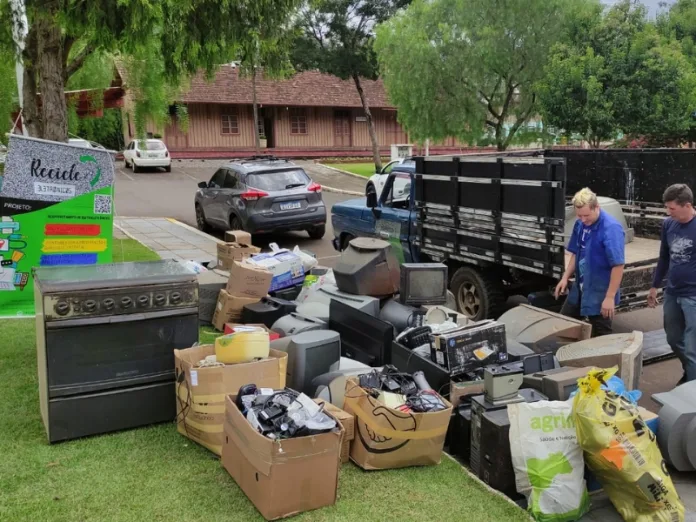 Tangará coleta mais de 1,8 toneladas de lixo eletrônico