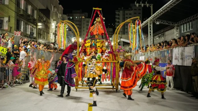 Acadêmicos do Grande Vale é a campeã do Carnaval de Joaçaba 2024