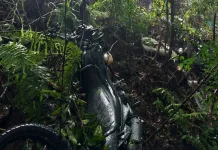 Motociclista fica gravemente ferido em acidente com três veículos