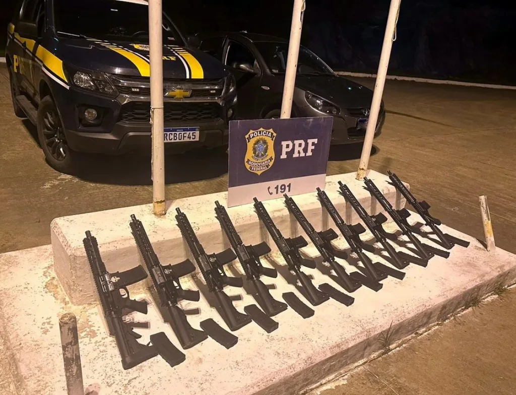 PRF apreende de 10 fuzis escondidos em veículo na BR-280
