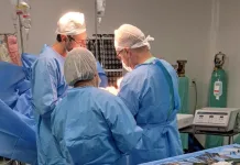 Cirurgia de remoção de tumor na base do crânio é realizada em Videira