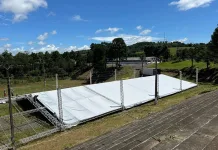 Estrutura da ExpoCaçador90 começa a ser montada