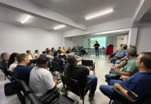 Sebrae e AMMOC planejam impulsionar cadeia apícola regional