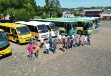 Lebon Régis avalia a frota terceirizada para o transporte escolar