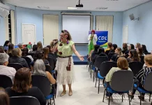 CDL reúne 100 mulheres na palestra Amor com Humor