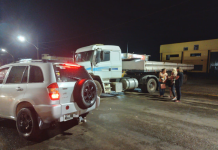 Colisão entre carro e caminhão em Curitibanos