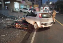 Acidente entre moto e carro em Videira deixa homem ferido