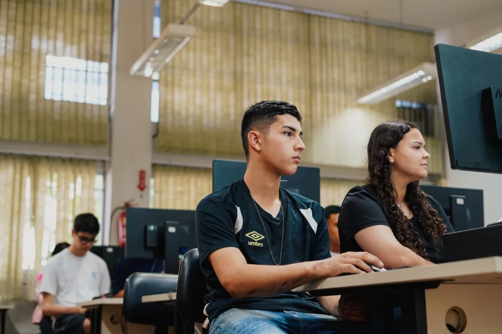 Escolas estaduais iniciam programa Catarinense Técnico (CaTec)