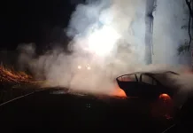 Incêndio consome veículo em Rio das Antas