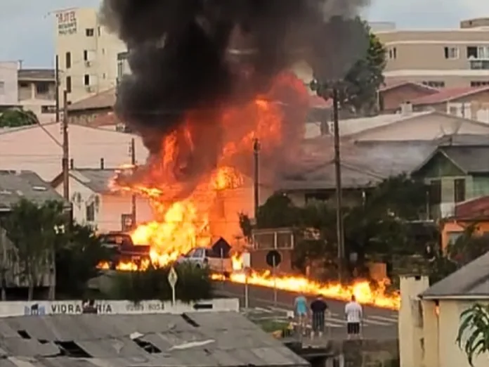 Incêndio em residência causa danos em Santa Cecília