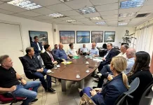 Presidente da ACIC em reunião sobre mercado e aeroportos