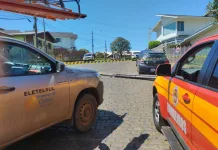 Queda de poste energizado em Curitibanos
