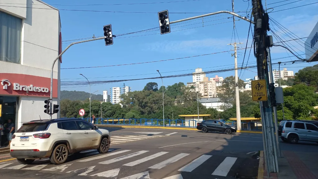 Novo semáforo entra em funcionamento nesta segunda em Videira