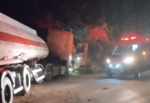 Acidente deixa motorista de caminhão ferido em Lebon Régis