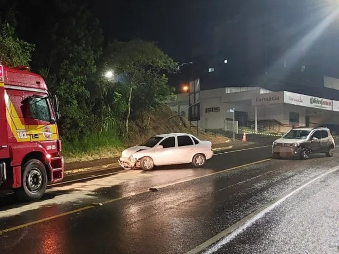 Acidente de trânsito deixa motoristas feridos em Videira