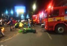 Colisão entre carro e moto deixa motorista inconsciente