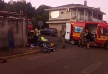 Jovem fica ferido em colisão camionete e moto em Campos Novos