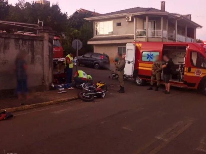 Jovem fica ferido em colisão camionete e moto em Campos Novos