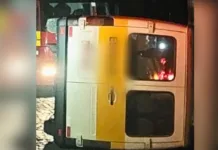 Veículo capota na madrugada em Videira deixando pessoas feridas