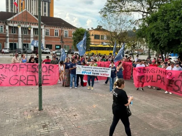 Servidores mantêm mobilização apesar das ameaças do Governo