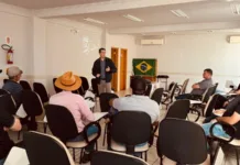Consultor do Sebrae orienta produtores rurais sobre Imposto de Renda
