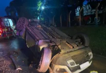 Capotamento é atendido pelos Bombeiros de Caçador na SC-350