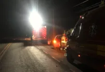 Mulher sai ilesa de capotamento na SC 135 em Rio das Antas