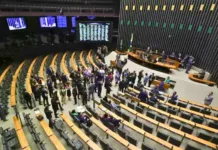 Congresso derruba vetos de Lula e proíbe ‘saidinha’ de presos