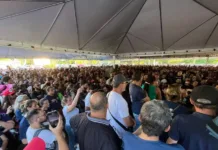 Professores de SC decidem suspender greve por 60 dias