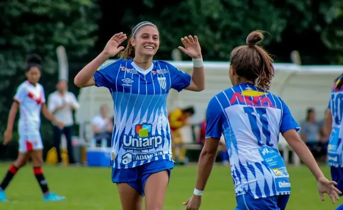 Uniarp disputa vaga para o mundial de futebol feminino