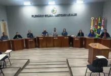 Vereadores (as) de Ibiam recebem Secretário de Urbanismo na Câmara