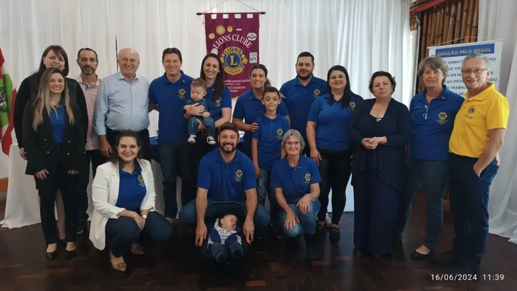Lions Clube Videira Amigos do Servir dá posse à nova diretoria