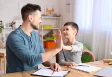 Proposta que prevê punições por discriminar autistas é aprovada