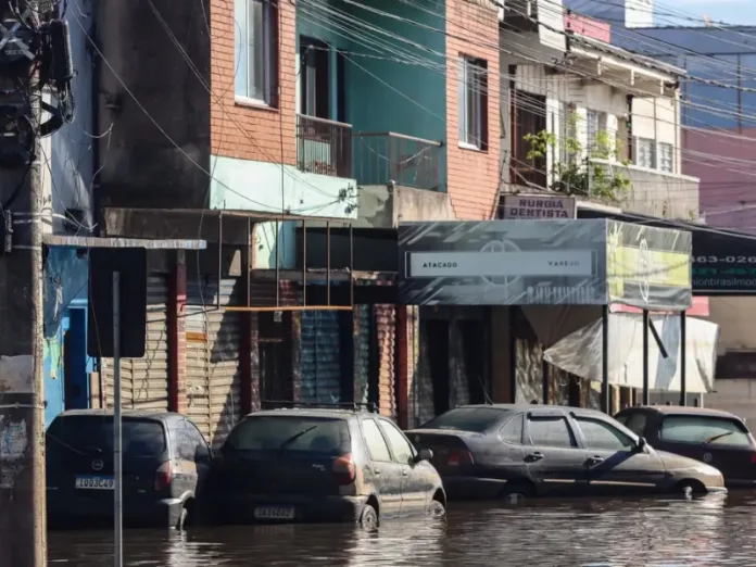 Vítimas das enchentes no RS chegam a 173 mortes