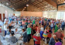 Matinê Regional dos Idosos reúne 770 pessoas em Videira