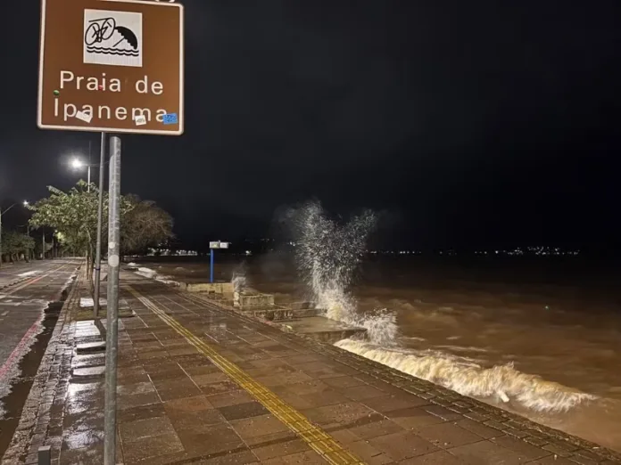 Novo alerta para inundações após aumento do nível do Guaíba