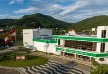 SC antecipa primeira parcela do 13º salário dos servidores