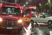Veículo bate em carro estacionado deixando um ferido