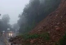 Defesa Civil alerta 4 regiões de SC para riscos de deslizamentos