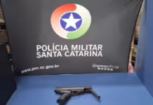 Mulher é presa por posse de arma de fogo em Caçador