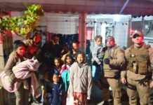 Policiais Militares salvam 3 adultos e 7 crianças de incêndio