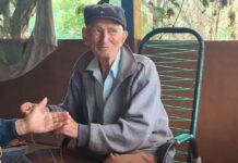 Curandeiro faz simpatias e recebe mais de 20 pessoas por dia