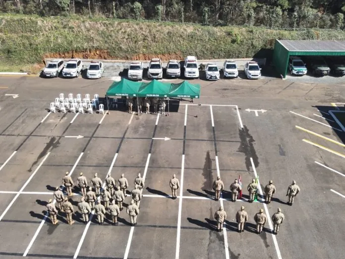 Policiais militares são homenageados durante o Dia do Soldado em Caçador