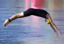 Infecção intestinal afeta mais dois atletas após nado no Sena