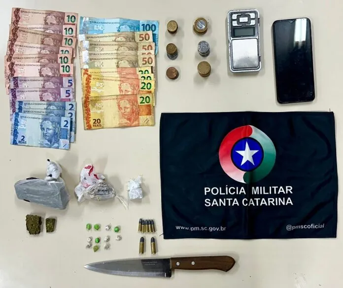 Polícia Militar de Videira flagra tráfico de drogas