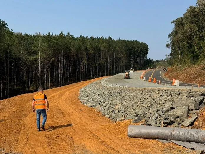 Obras de revitalização da SC-120 estão mais de 50% concluídas