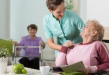 Mais de 160 mil idosos vivem em asilos no Brasil