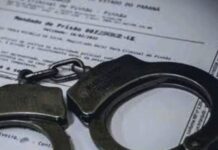 Casal acusado de agredir crianças em Videira permanece preso