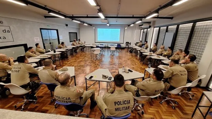 Policiais militares participam de treinamento de revitalização