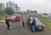 Simulação de cena de crime é realizada por acadêmicos